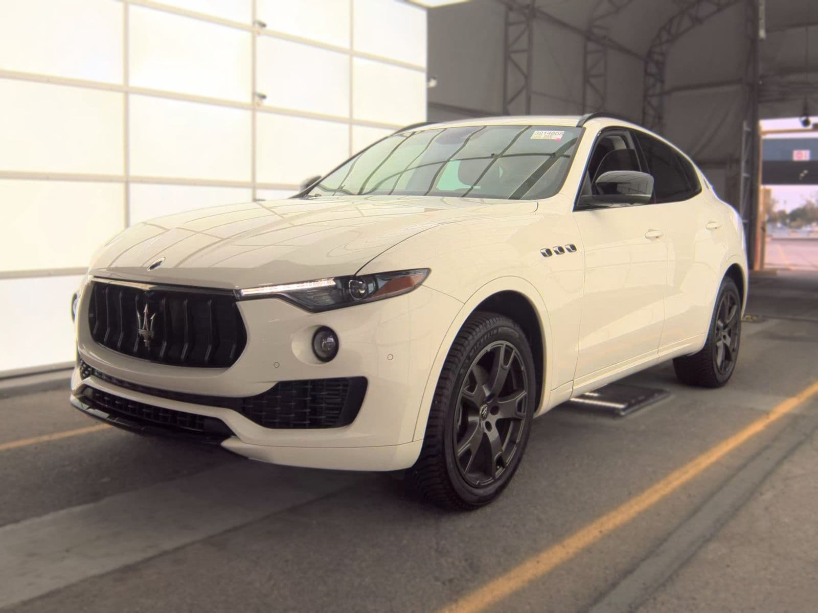 2020 MASERATI LEVANTE Base