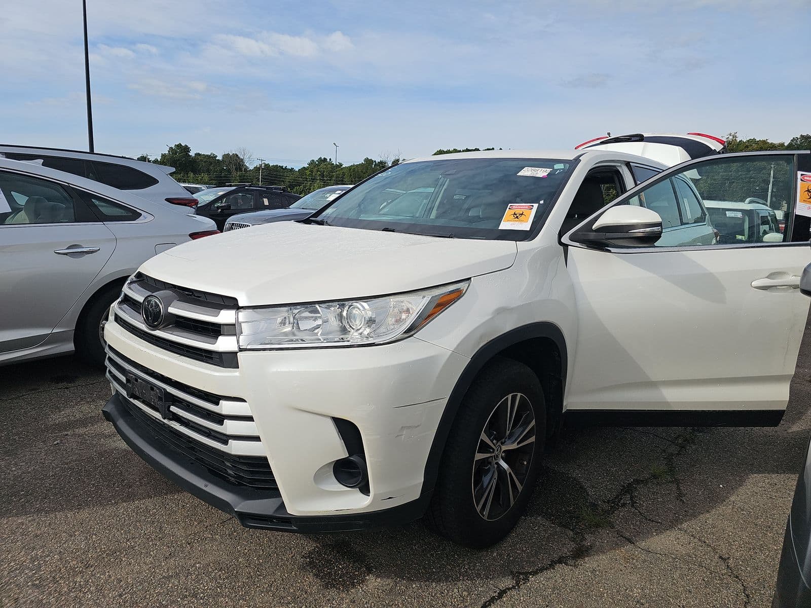 2019 TOYOTA HIGHLANDER LE