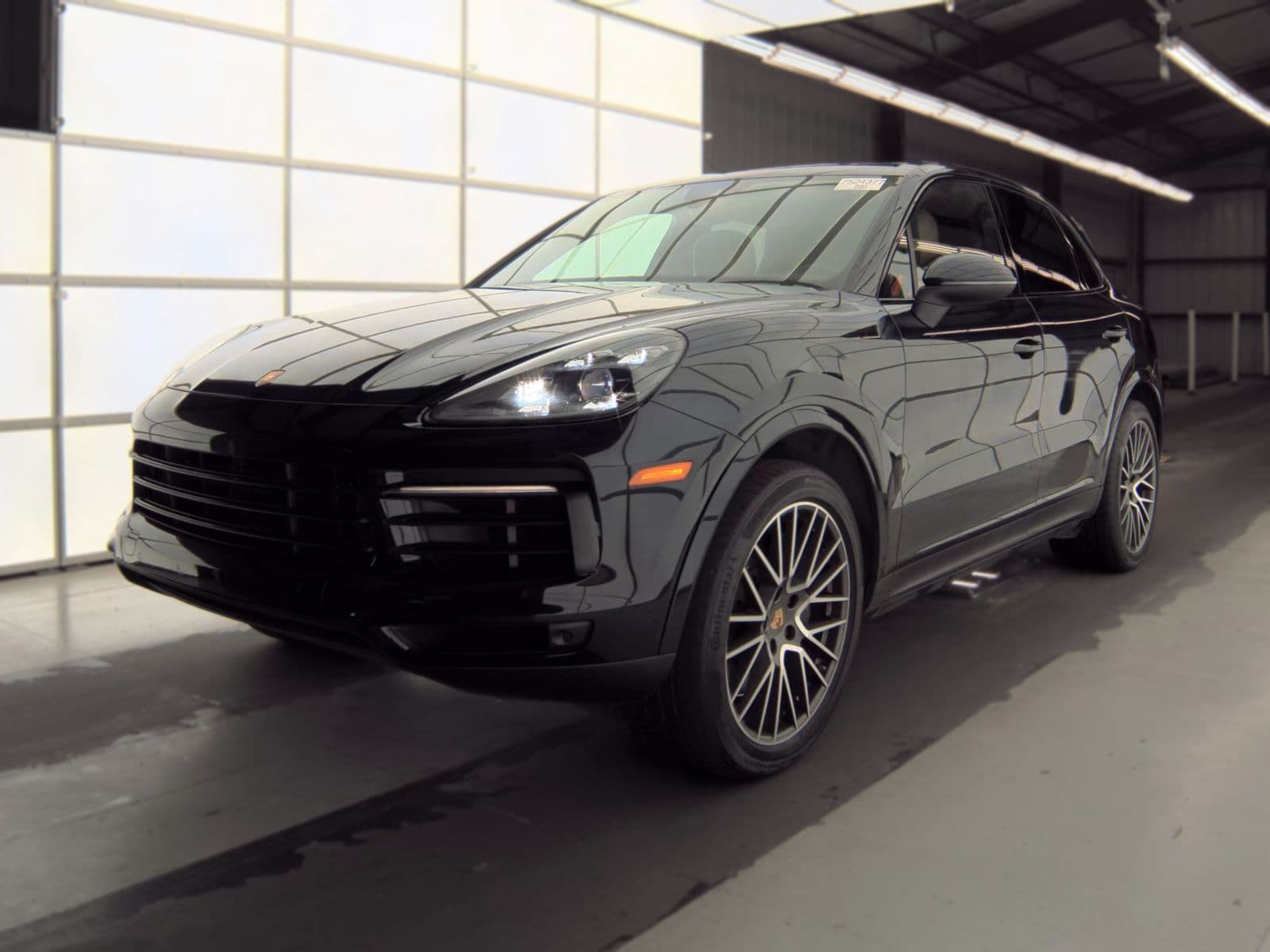 2021 PORSCHE CAYENNE Base