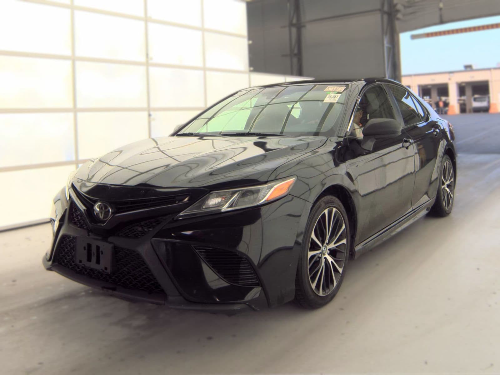 2018 TOYOTA CAMRY SE