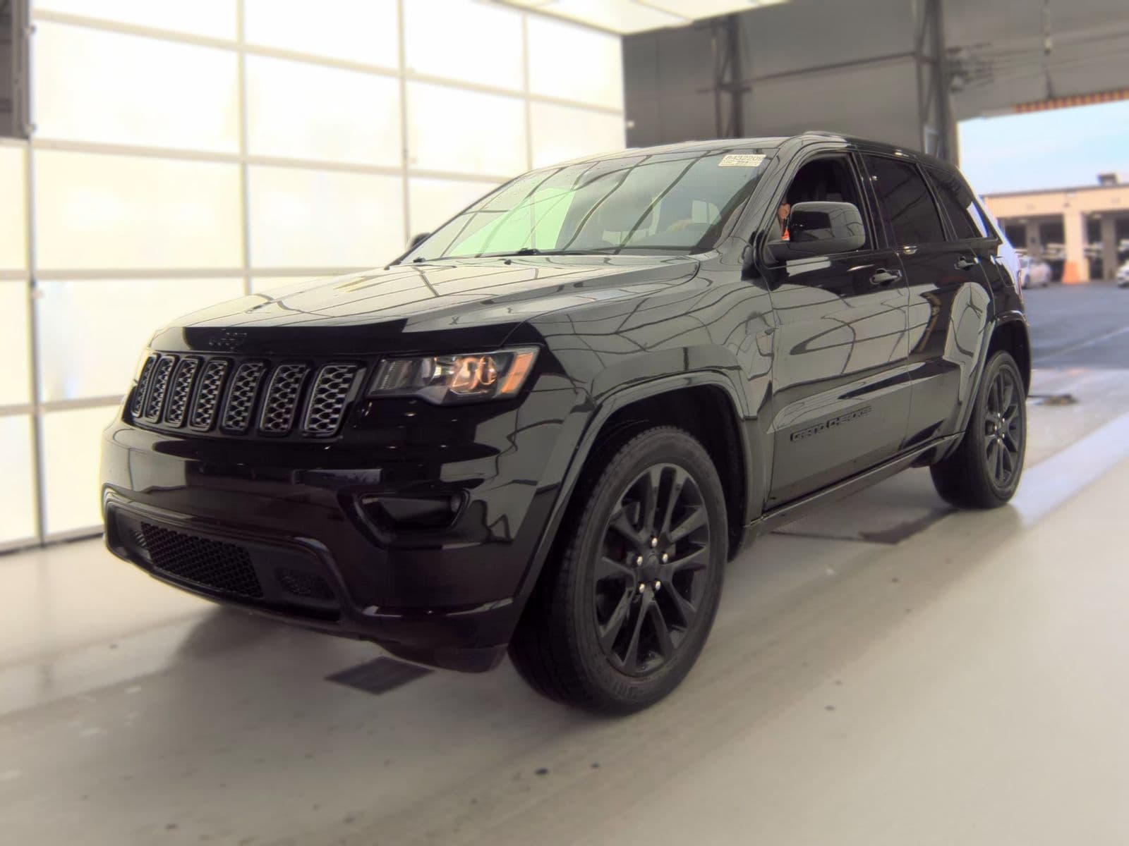2020 JEEP GRAND CHEROKEE LAREDO ALTITUDE Edition