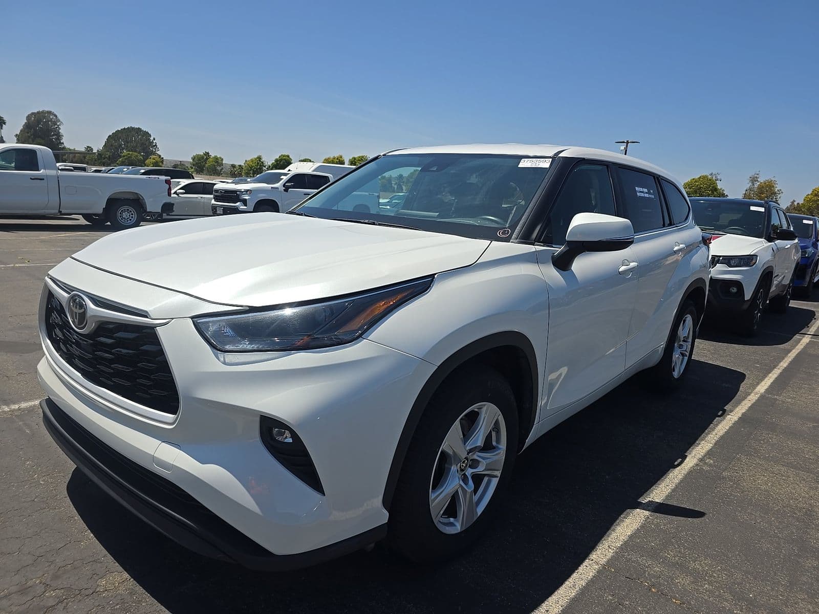 2024 TOYOTA HIGHLANDER LE