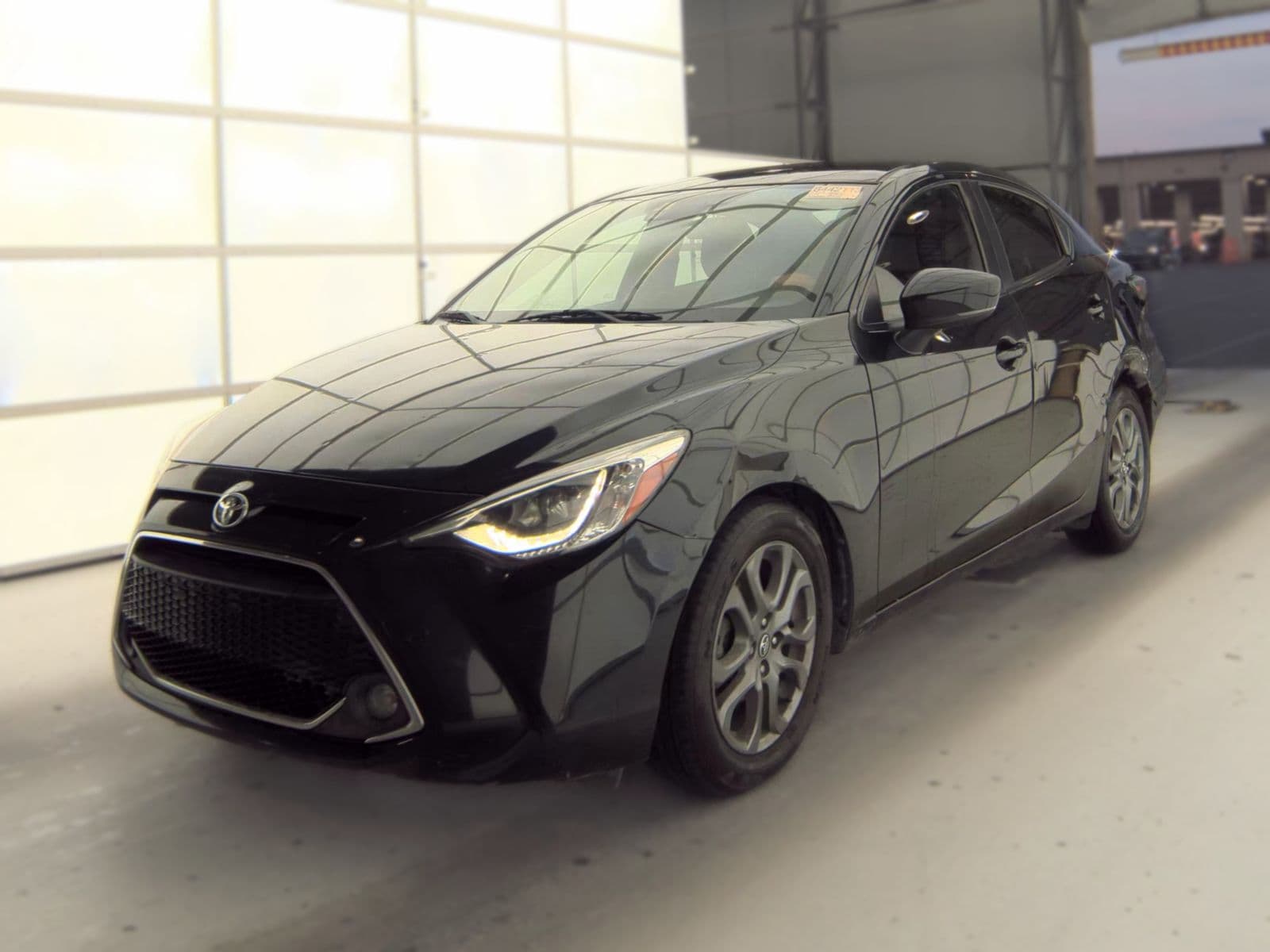 2019 TOYOTA YARIS XLE