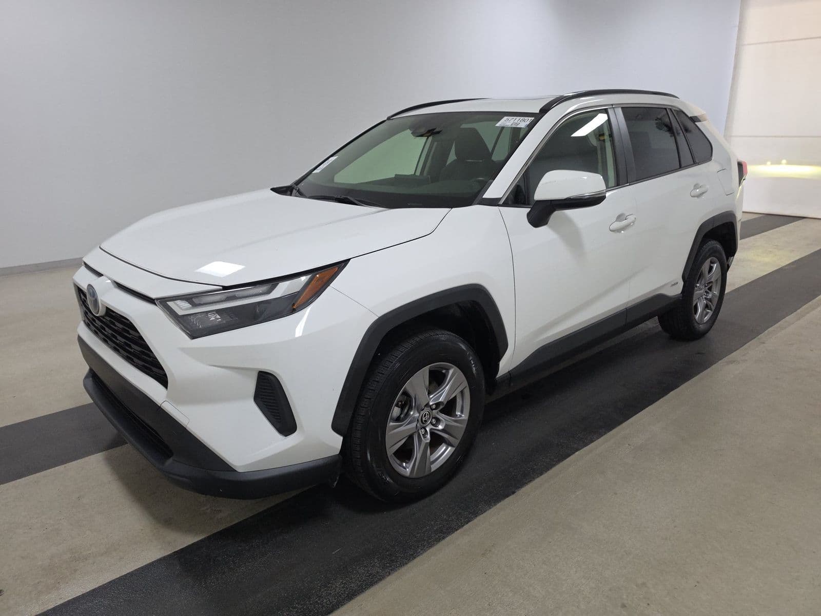 2023 TOYOTA RAV4 HYBRID XLE