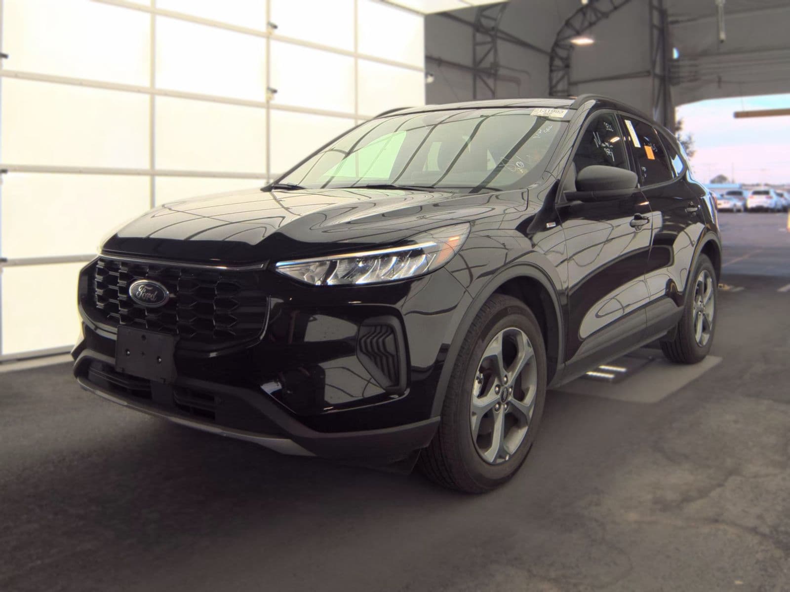 2025 FORD ESCAPE ST-Line 1