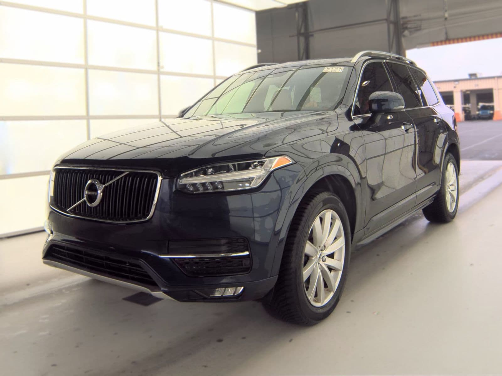 2019 VOLVO XC90 T6 Momentum