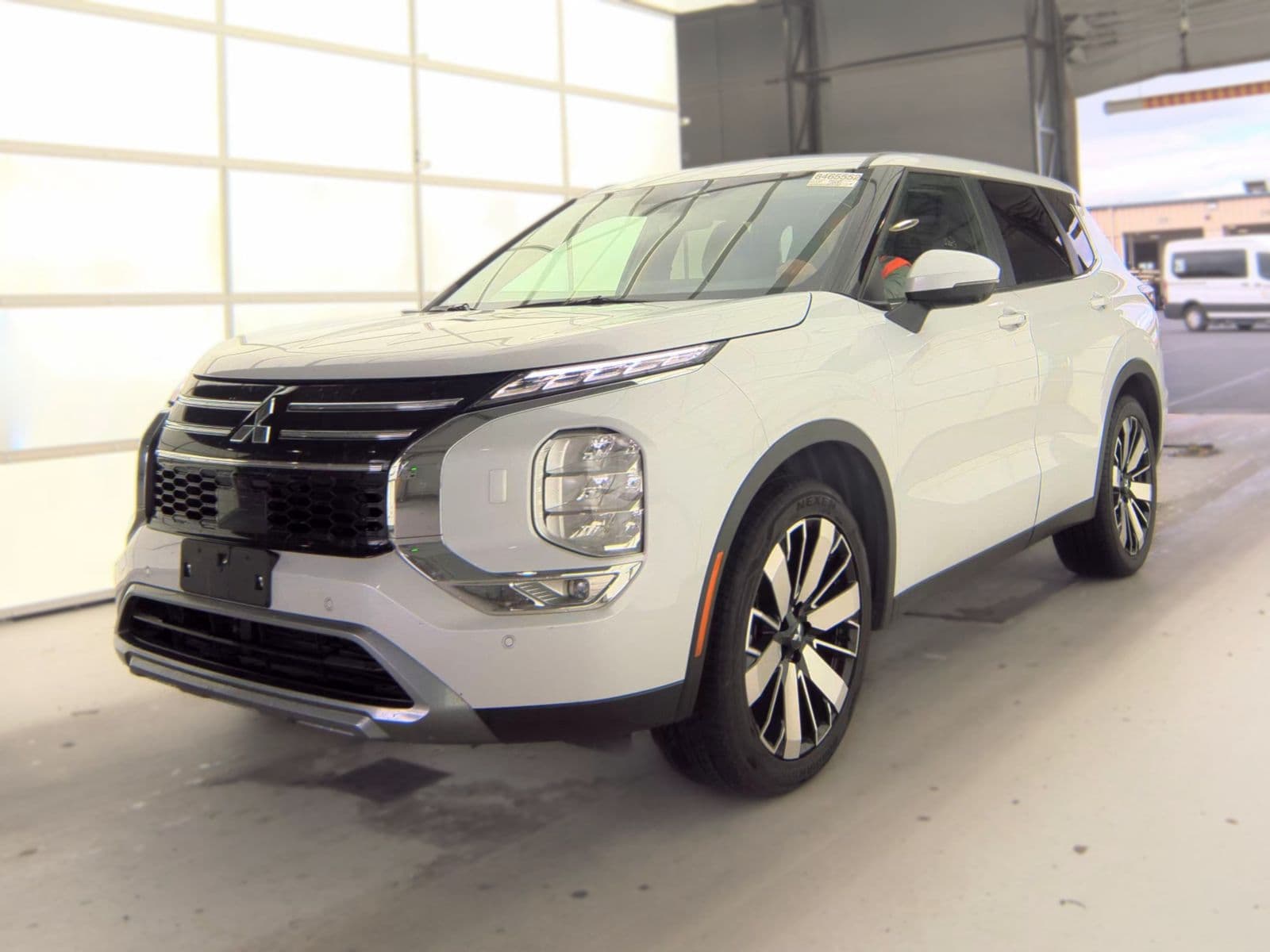 2025 MITSUBISHI OUTLANDER SE