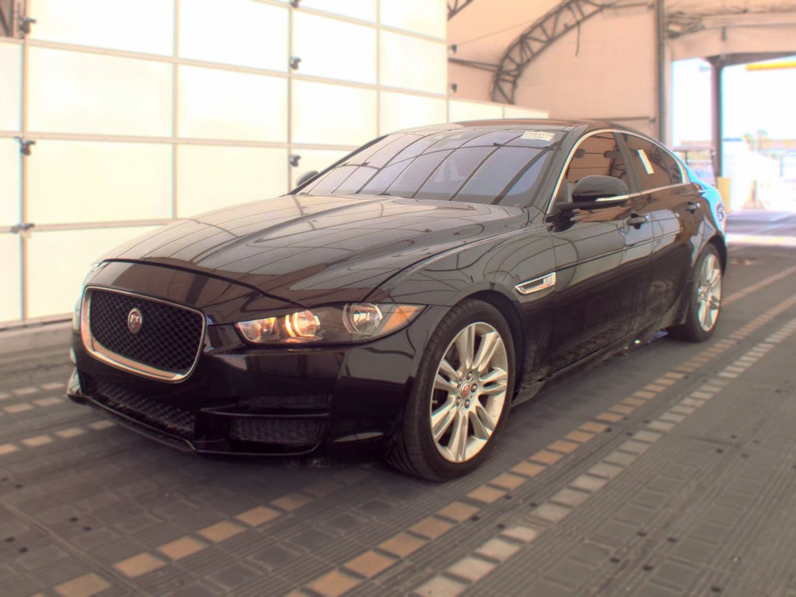 2019 JAGUAR XE 25t