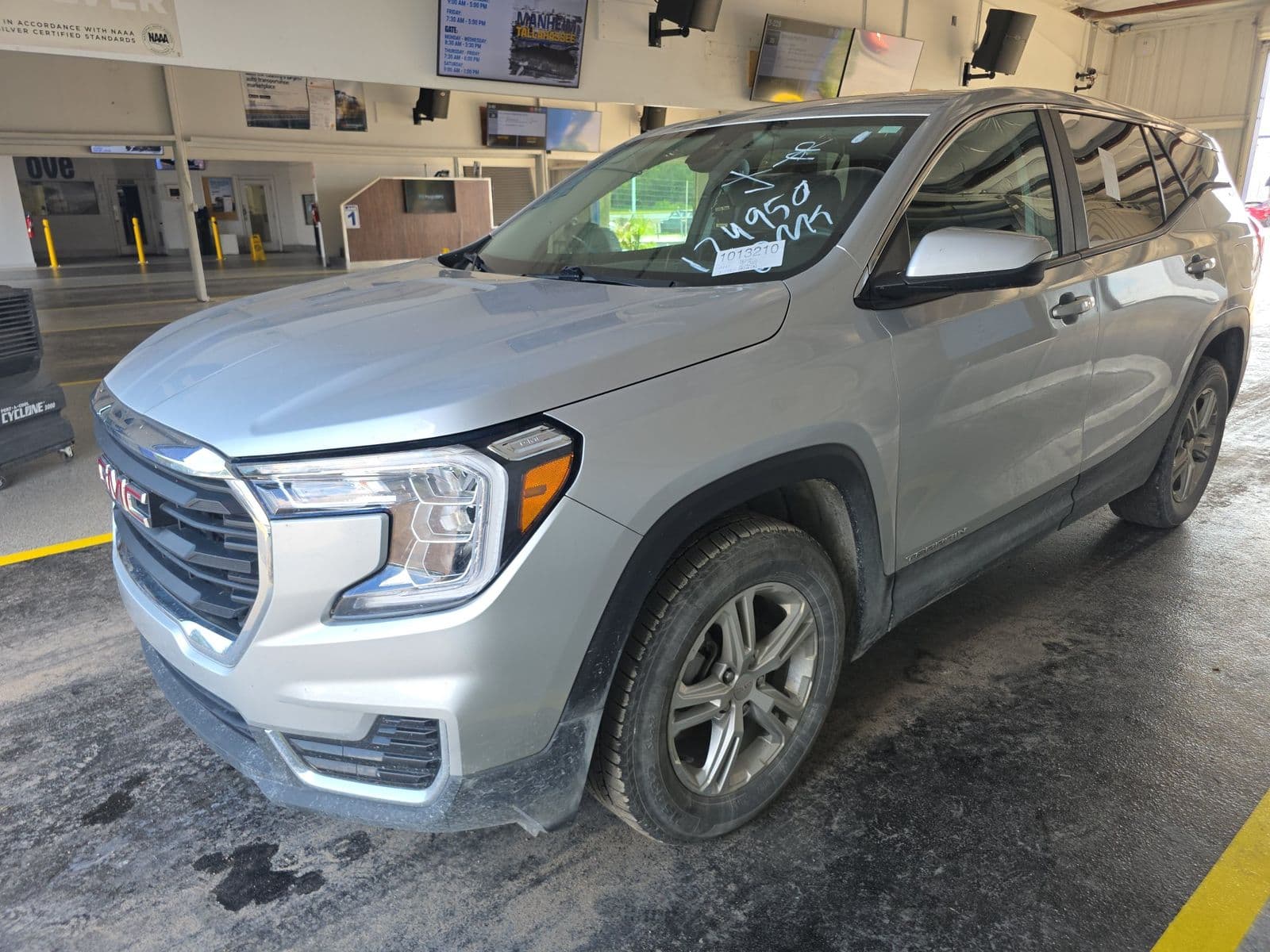 2022 GMC TERRAIN SLE