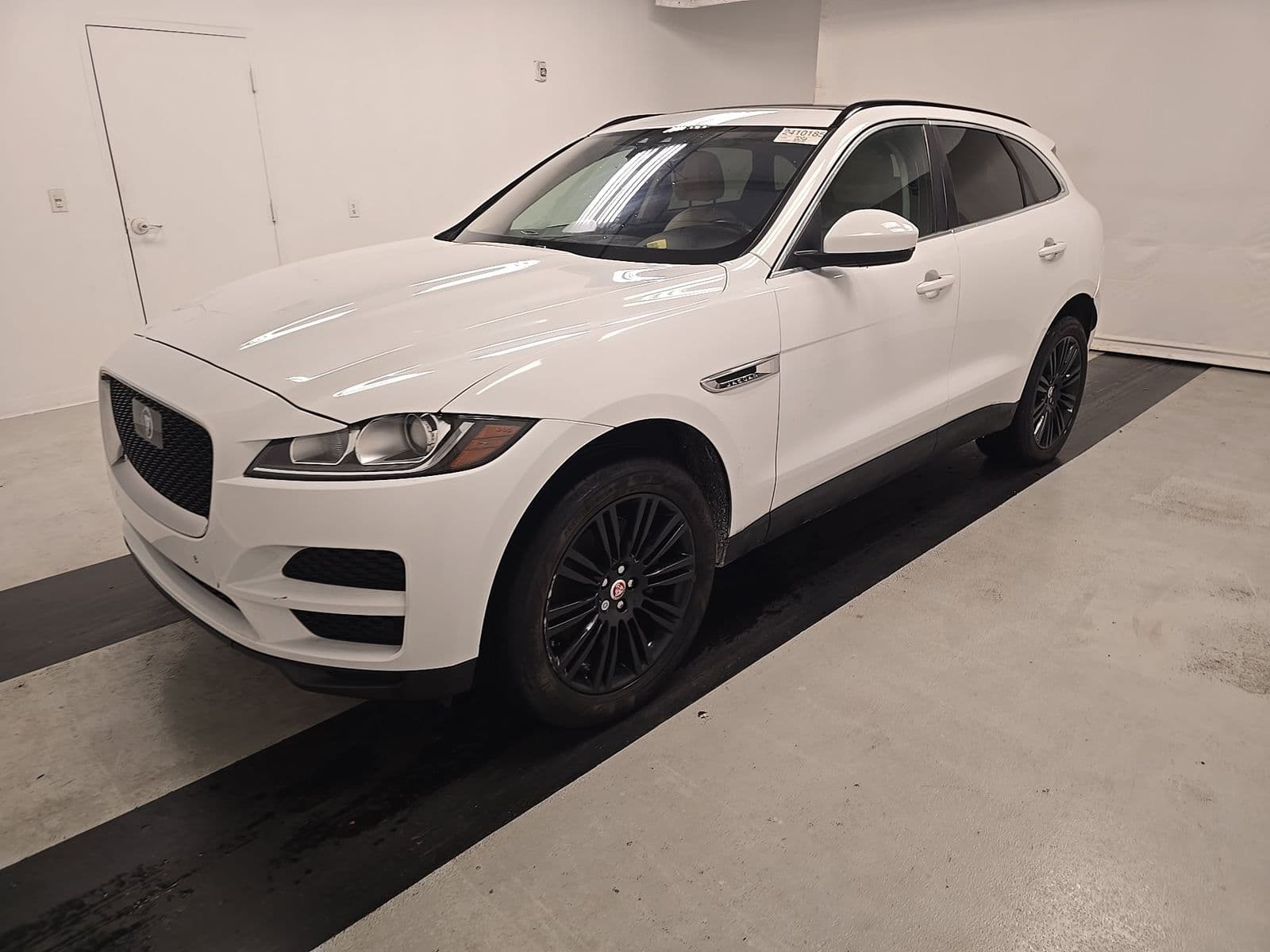 2019 JAGUAR F-PACE 25T Premium