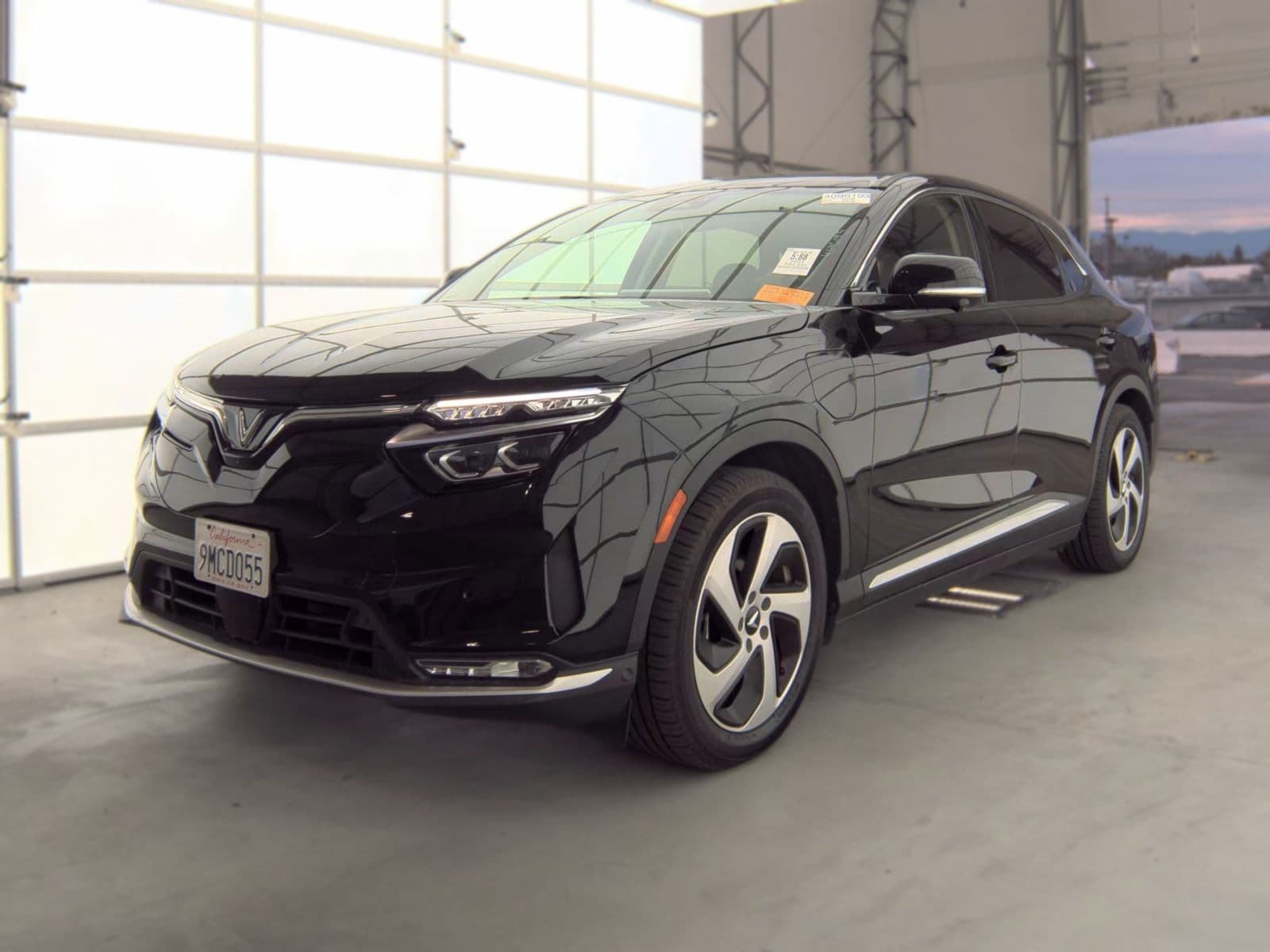 2023 VINFAST VF 8 Eco