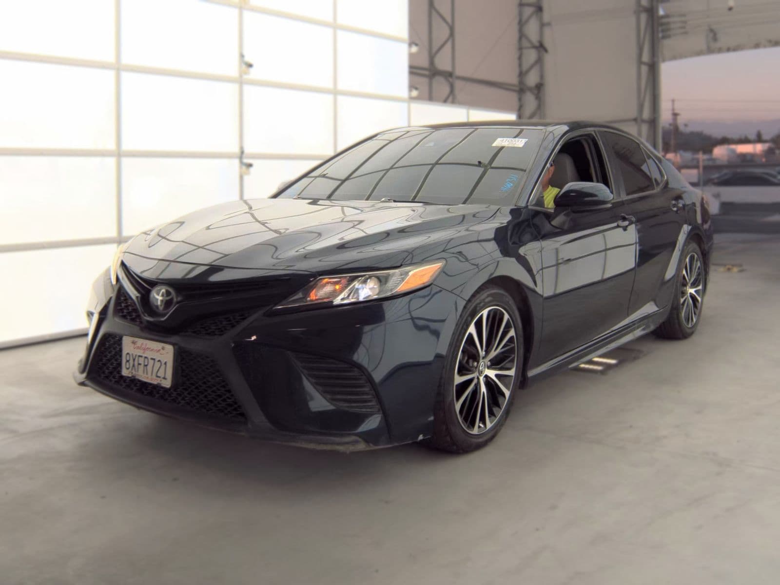 2018 TOYOTA CAMRY SE