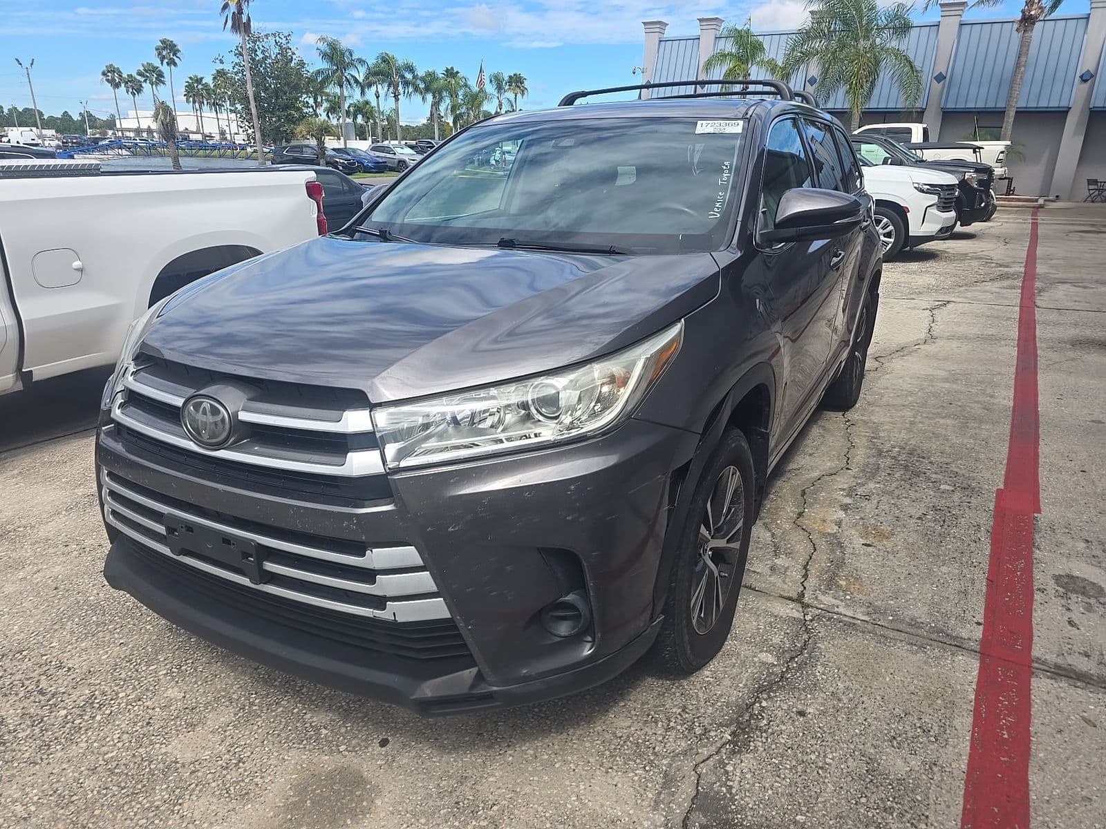 2018 TOYOTA HIGHLANDER LE