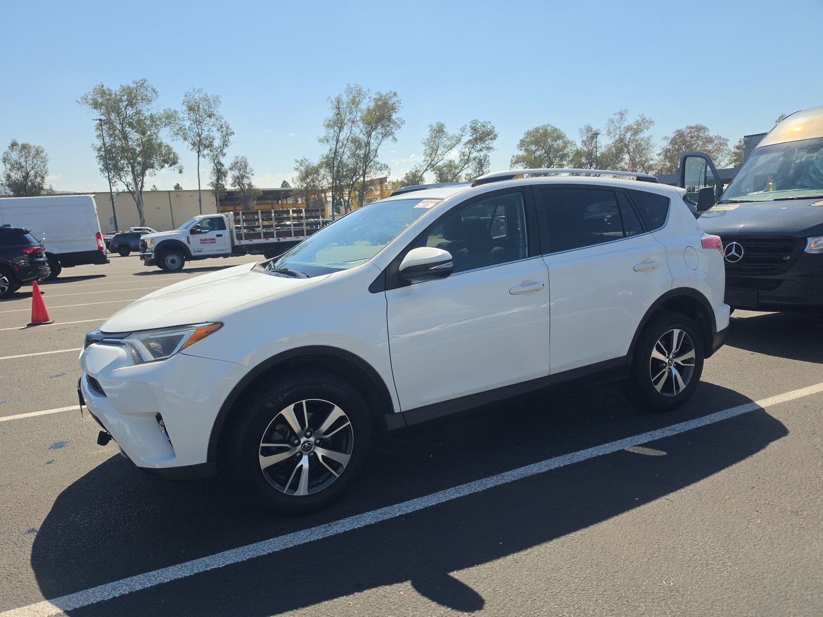 2018 TOYOTA RAV4 XLE