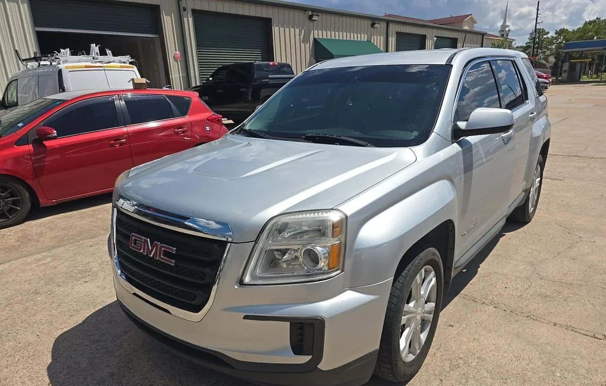 2017 GMC TERRAIN SLE 1