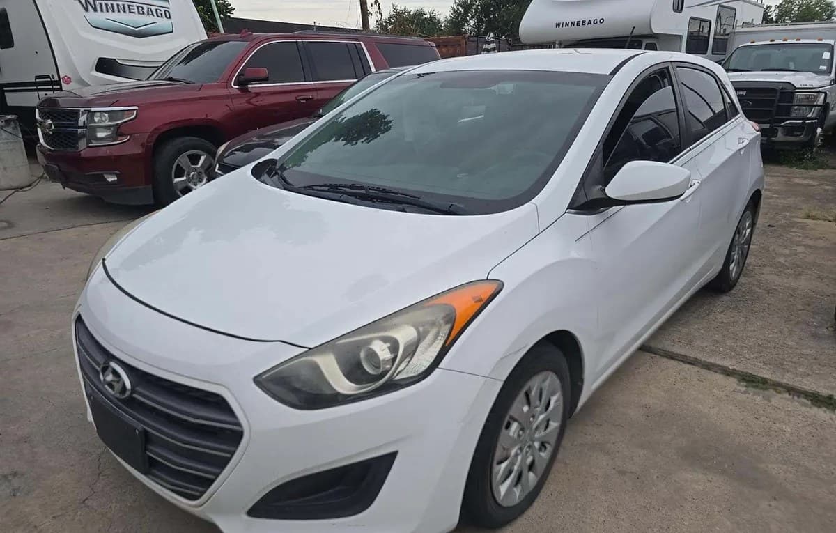 2017 HYUNDAI ELANTRA GT 1