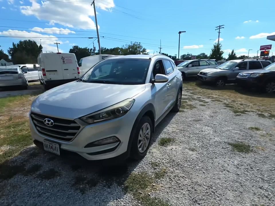 2017 HYUNDAI TUCSON SE 1