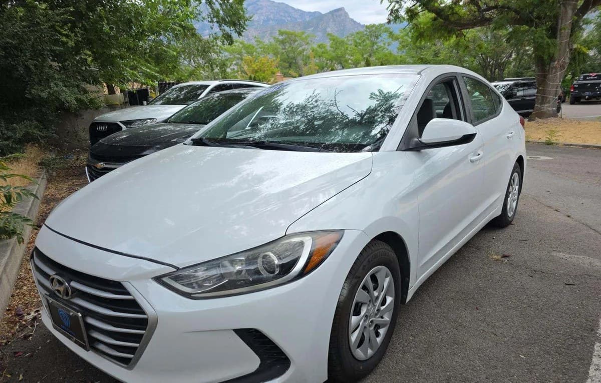 2017 HYUNDAI ELANTRA SE