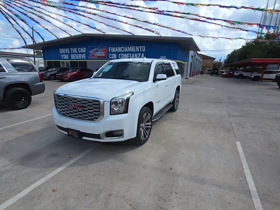 2017 GMC YUKON SLT 1