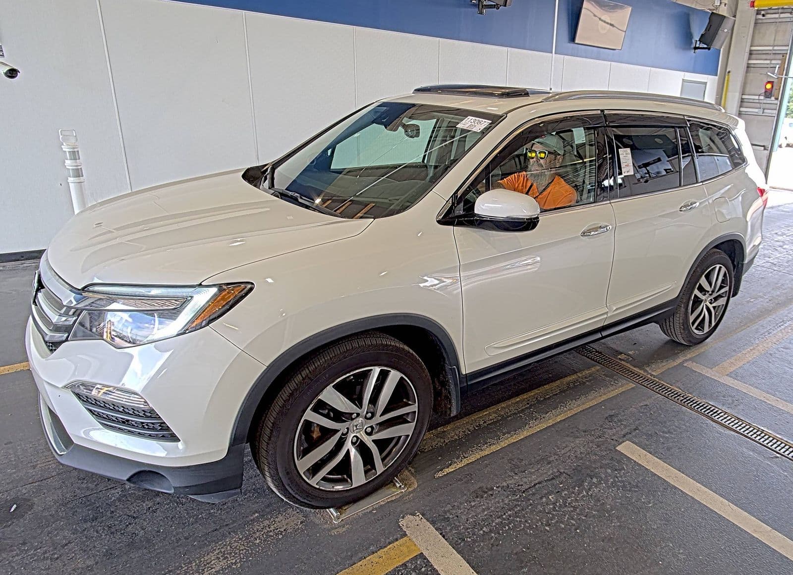 2017 HONDA PILOT Elite