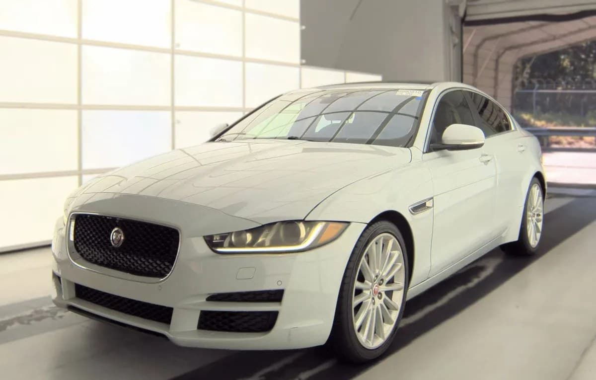2017 JAGUAR XE 35T FIRST Edition 1