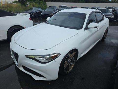 2018 ALFA ROMEO GIULIA Base 1
