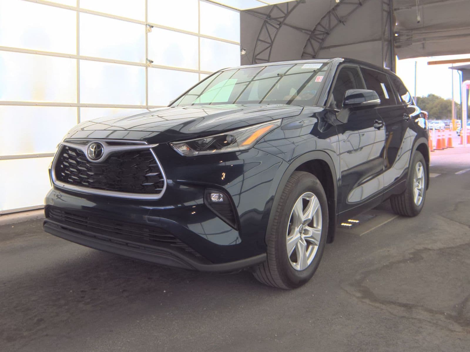 2021 TOYOTA HIGHLANDER LE