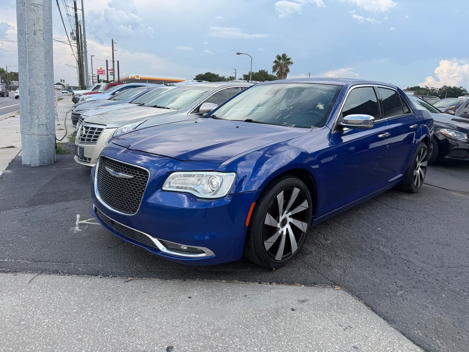 2019 CHRYSLER 300 Limited 1
