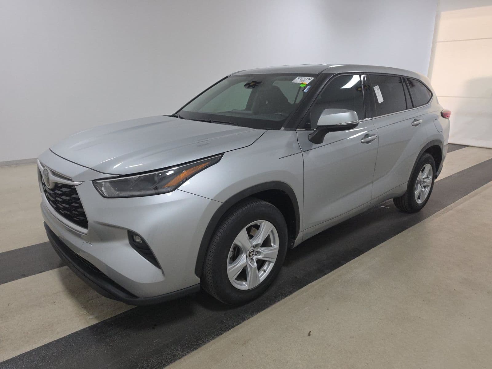 2021 TOYOTA HIGHLANDER LE