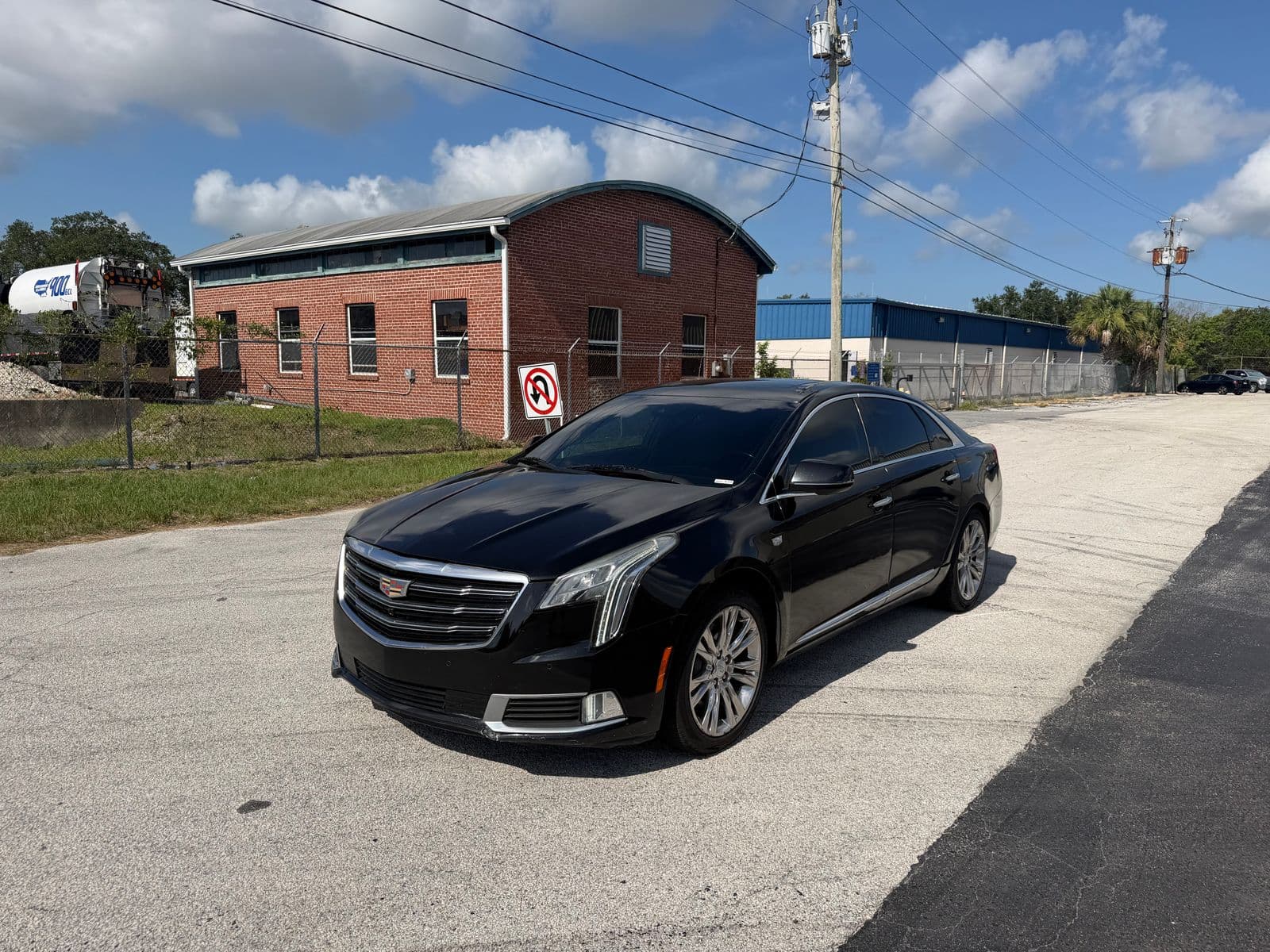 2019 CADILLAC XTS Luxury 1