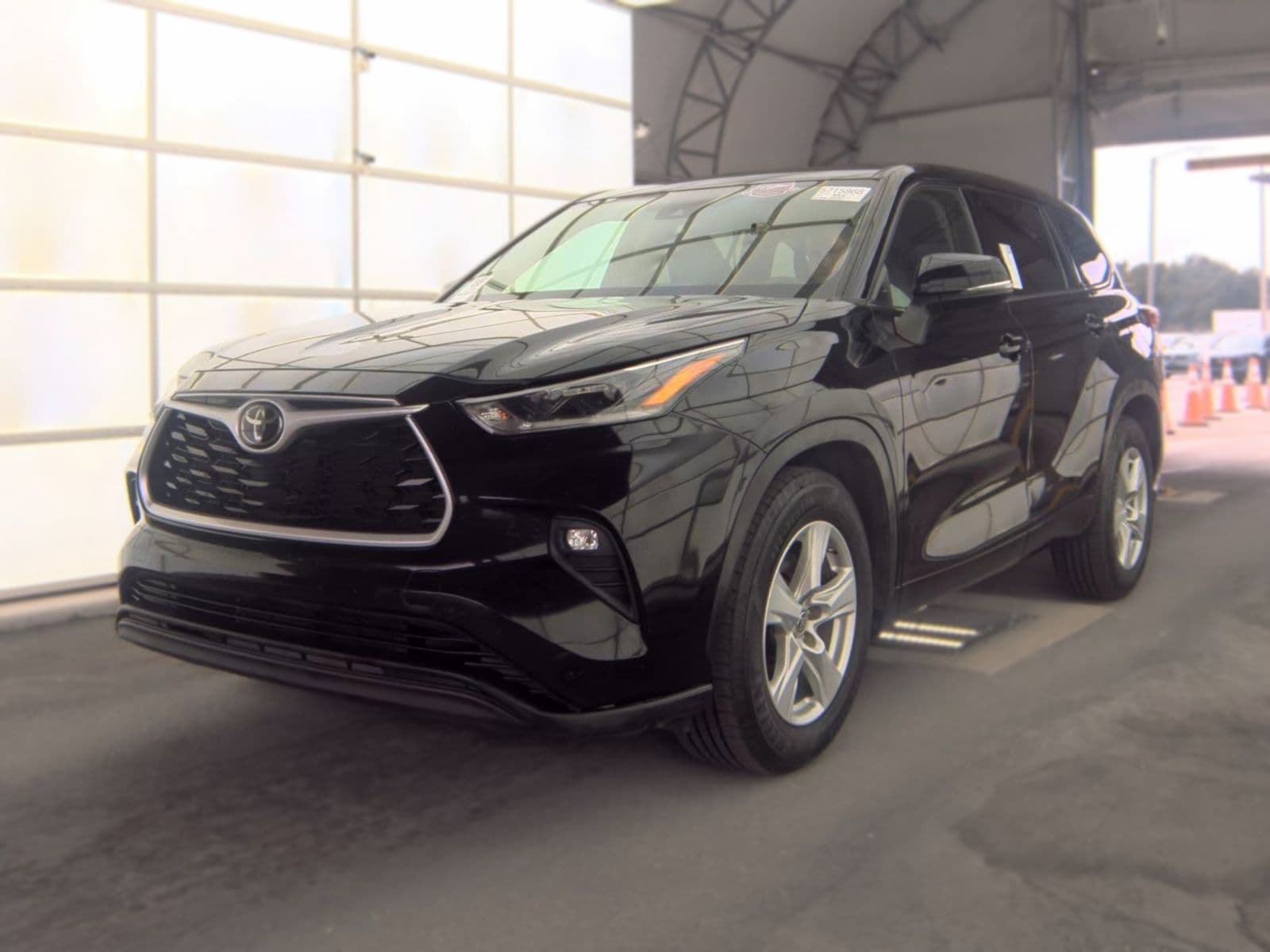 2021 TOYOTA HIGHLANDER LE