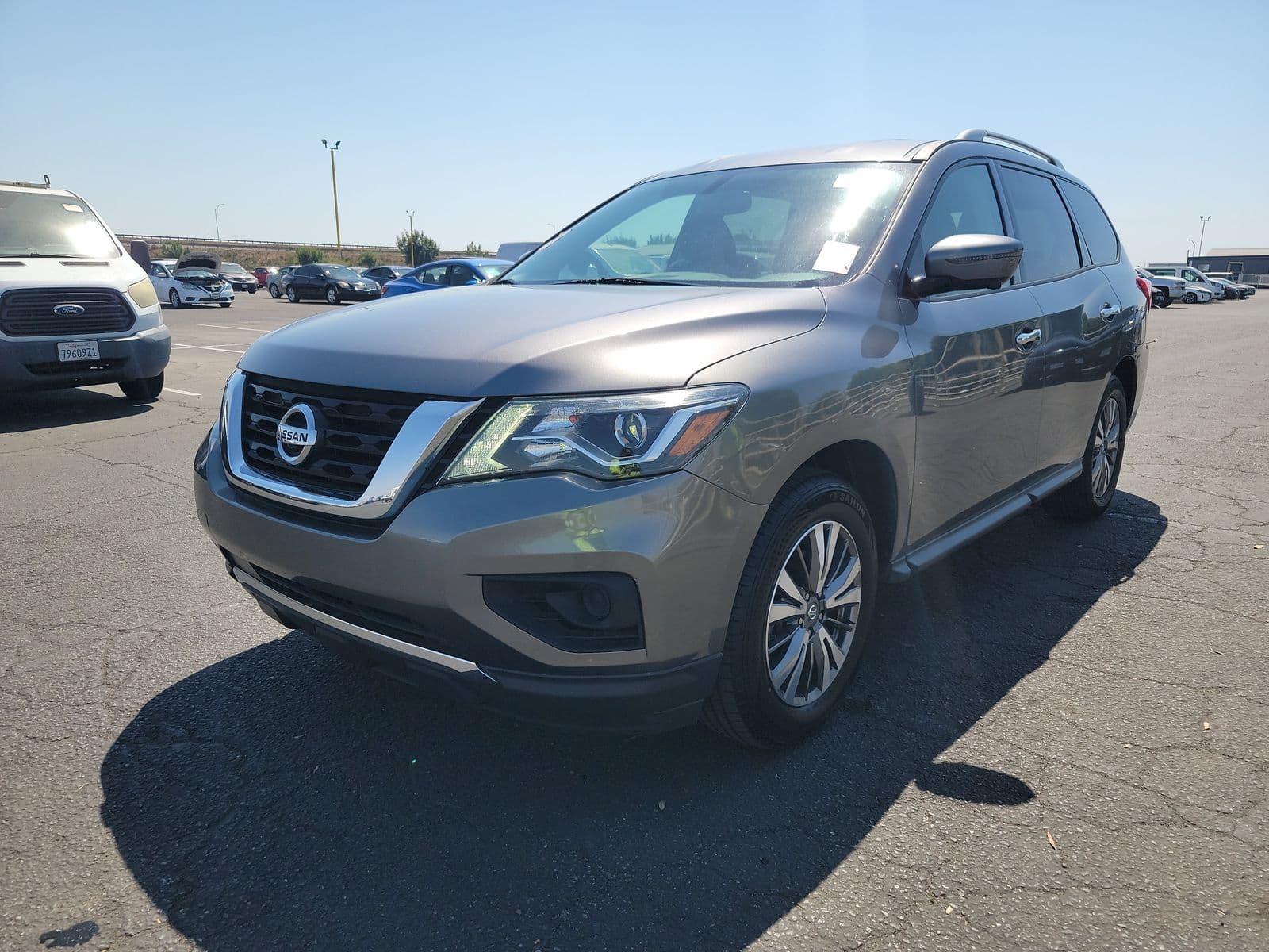 2019 NISSAN PATHFINDER SL 1
