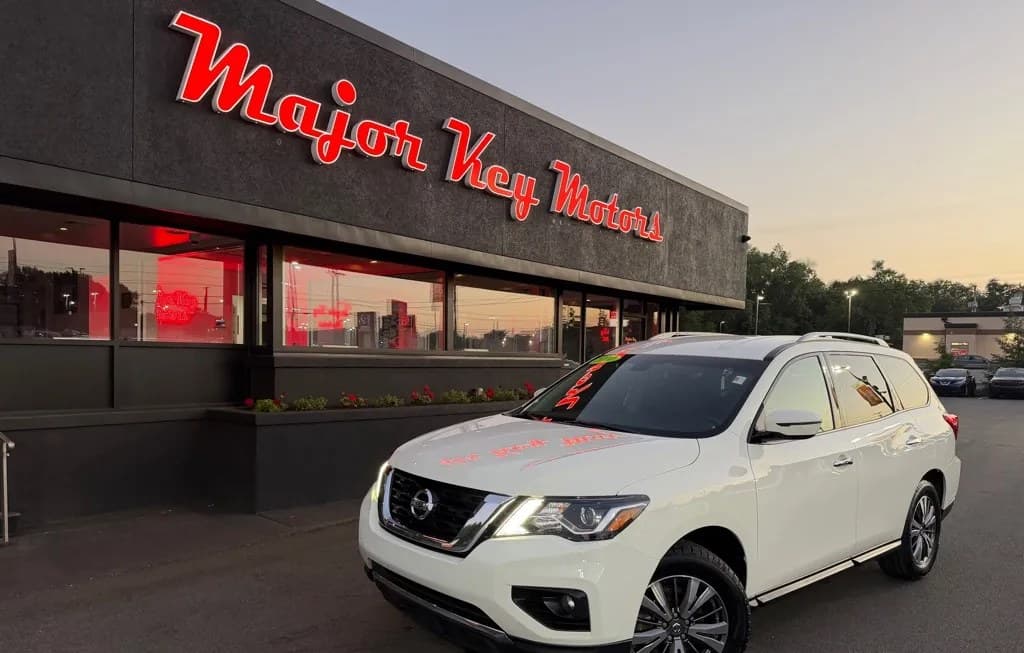 2020 NISSAN PATHFINDER SV 1