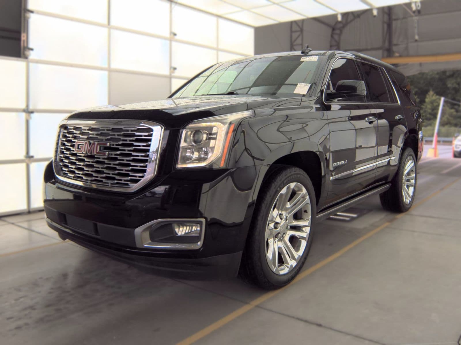 2019 GMC YUKON Denali 1