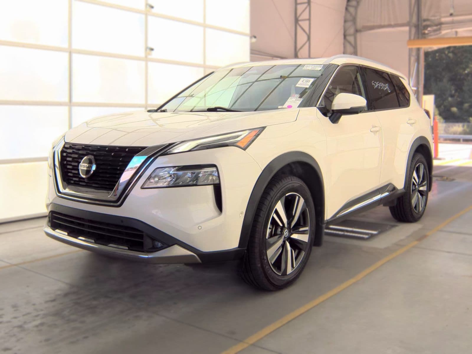 2021 NISSAN ROGUE Platinum 1
