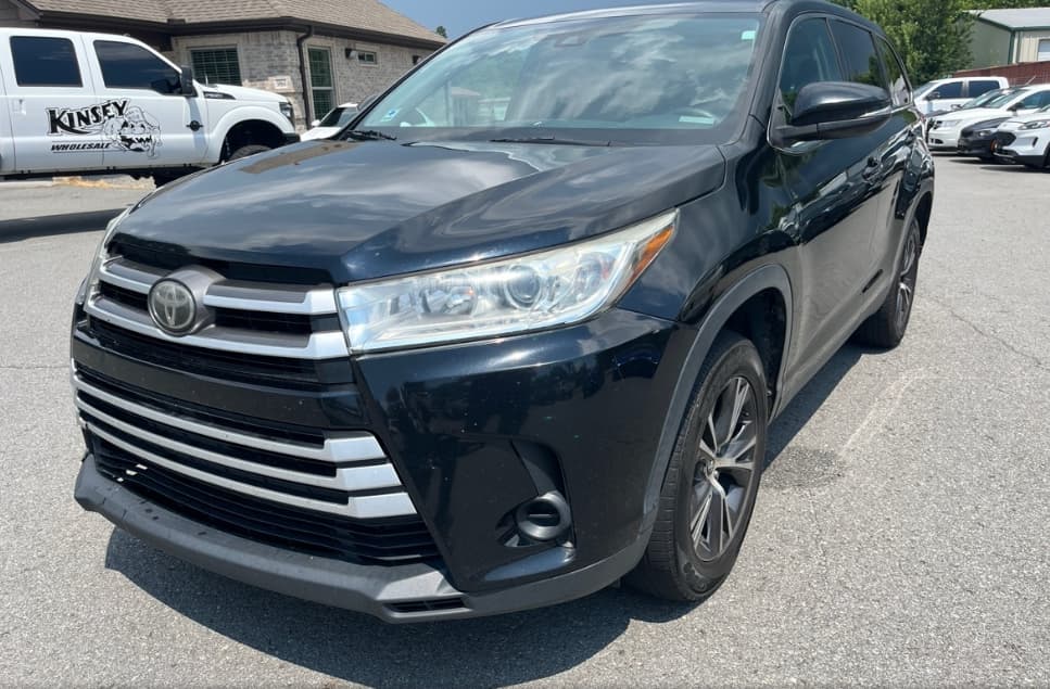 2019 TOYOTA HIGHLANDER LE