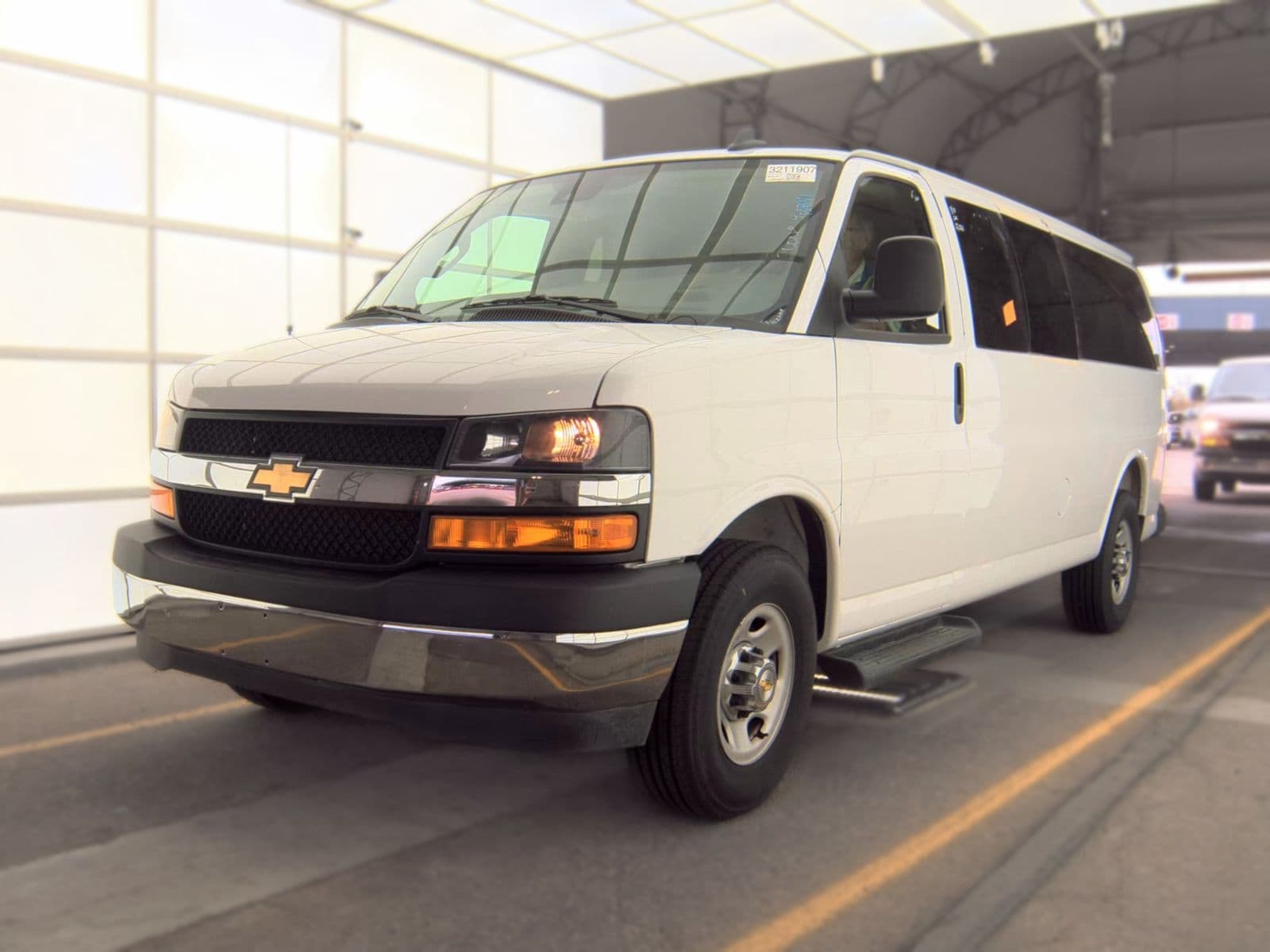 2025 CHEVROLET EXPRESS 3500 LT