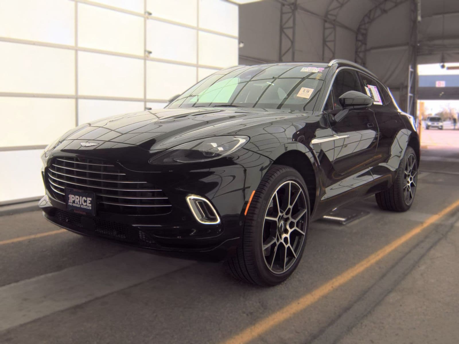 2022 ASTON MARTIN DBX Base