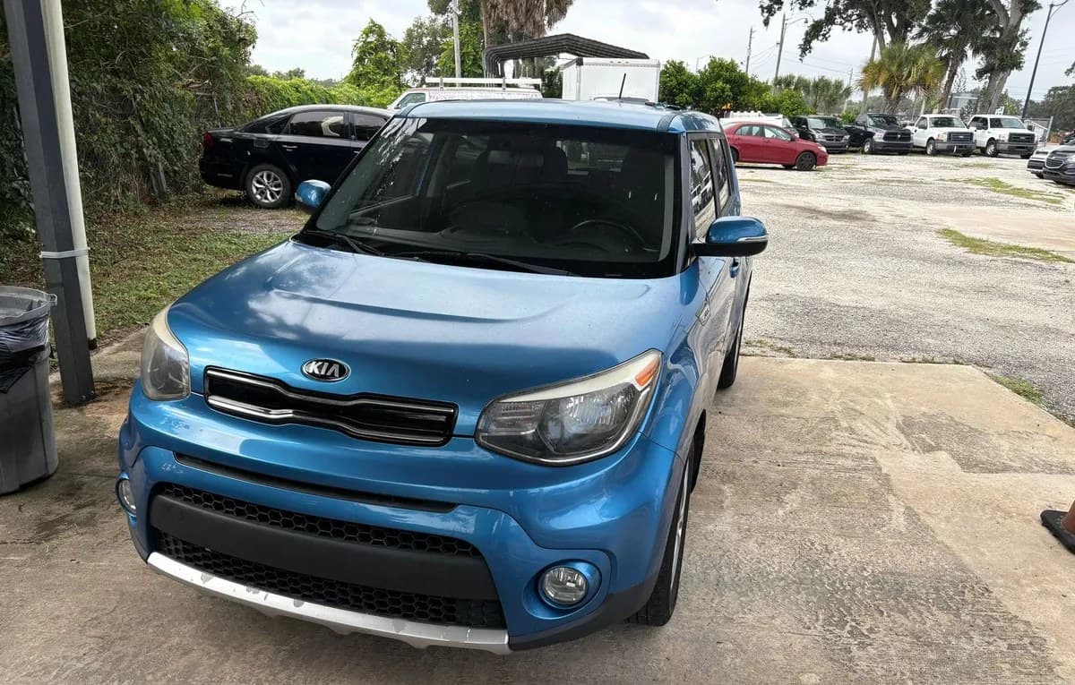 2019 KIA SOUL + 1