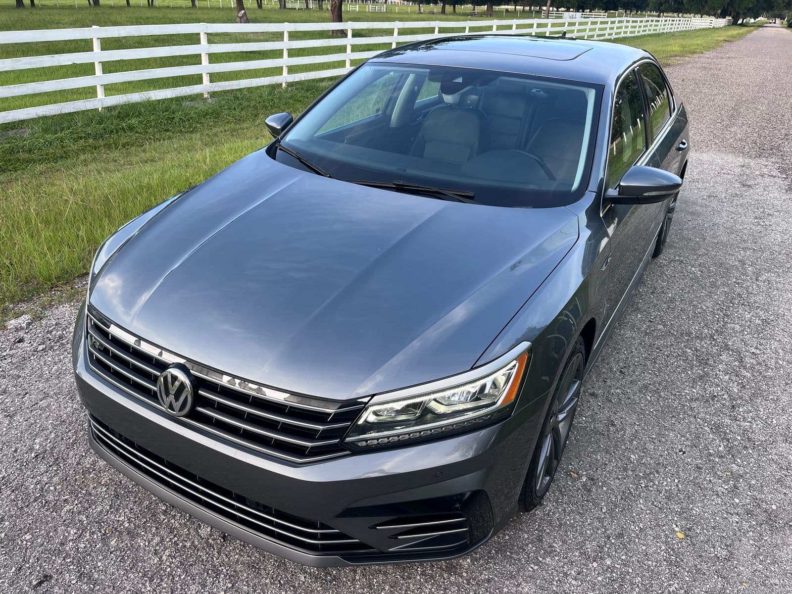 2019 VOLKSWAGEN PASSAT 2.0T SE R-Line 1