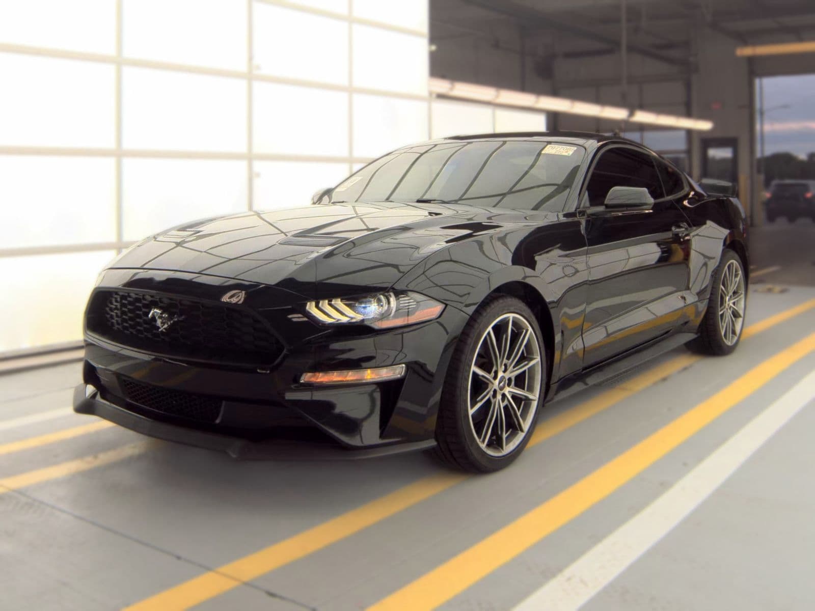 2019 FORD MUSTANG EcoBoost 1
