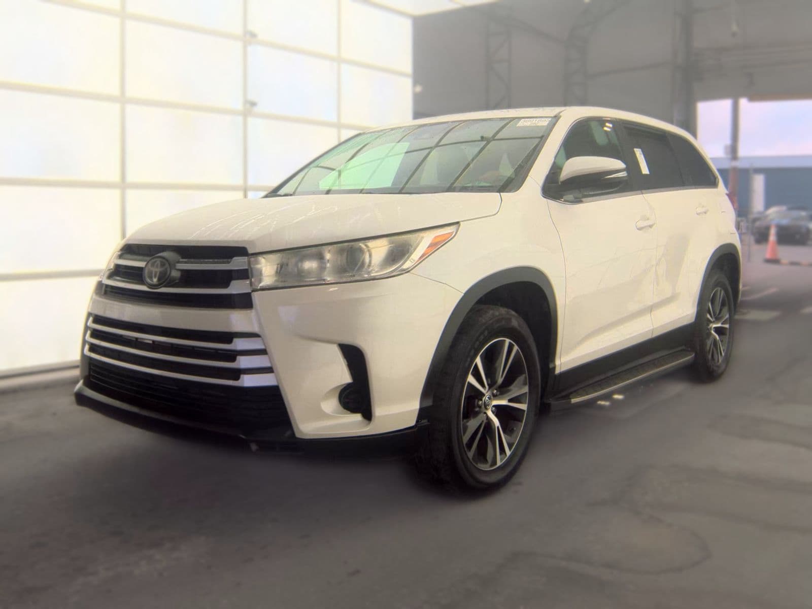 2019 TOYOTA HIGHLANDER LE