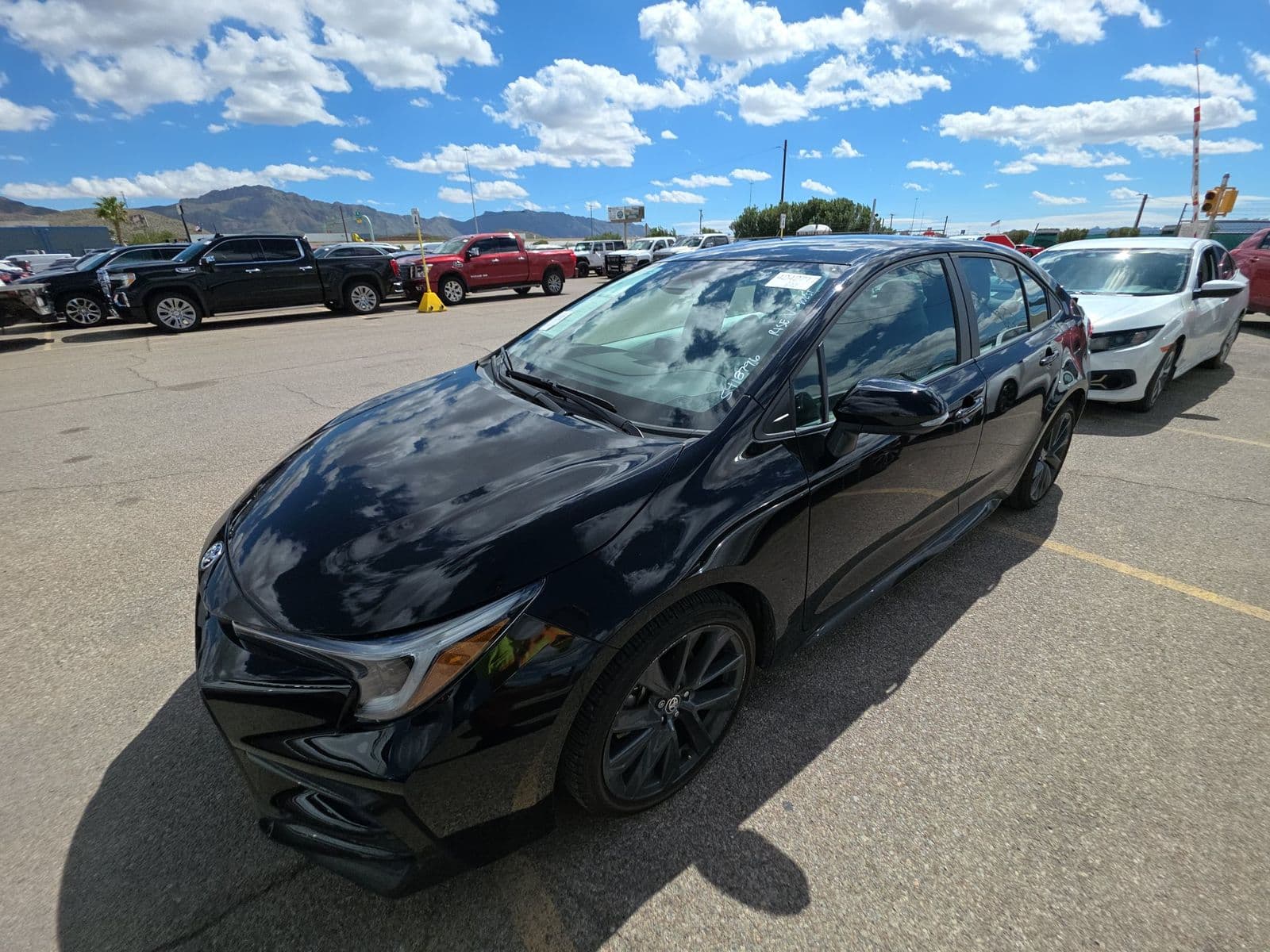 2025 TOYOTA COROLLA SE