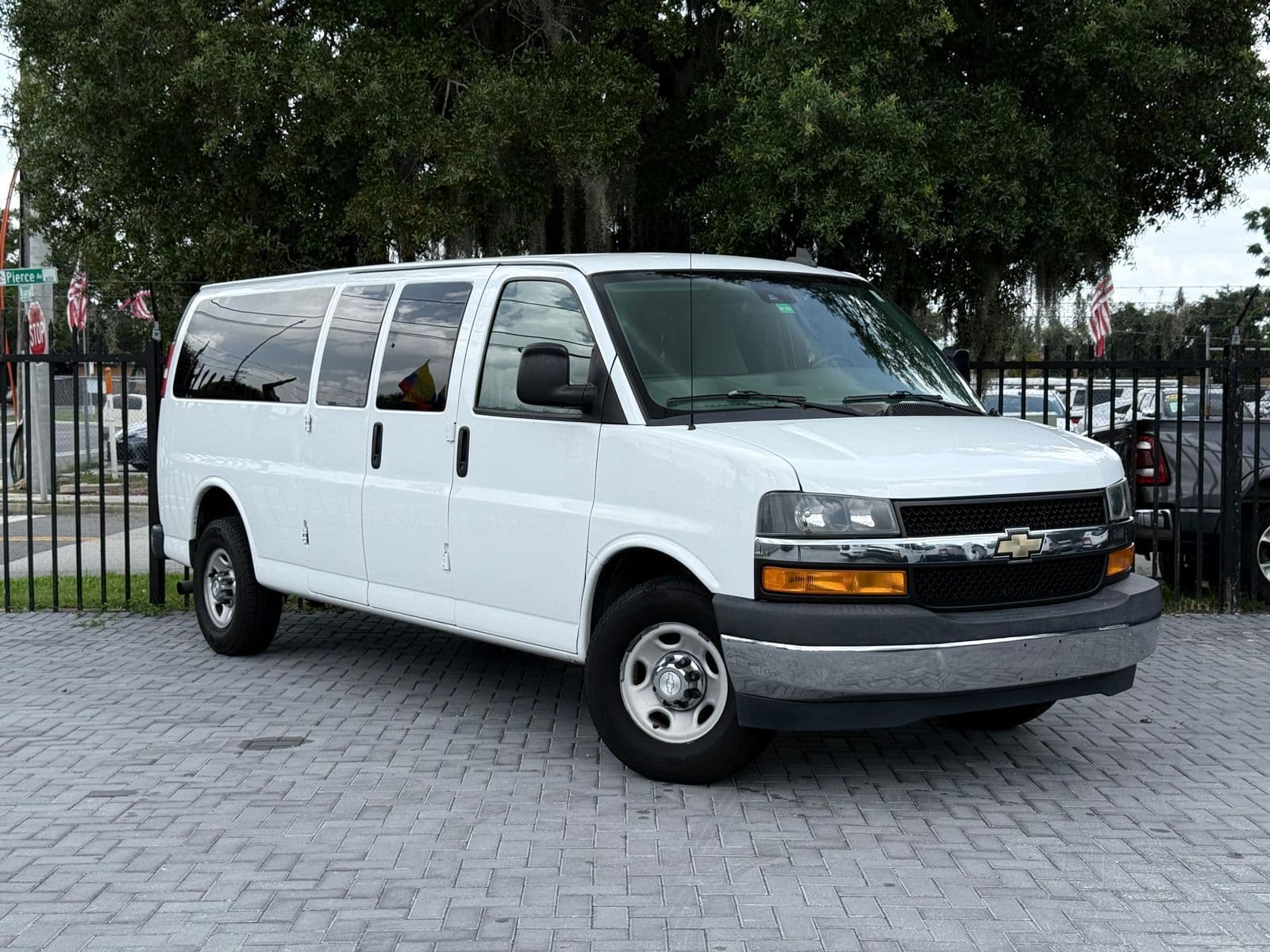 2019 CHEVROLET EXPRESS 3500 LT 1