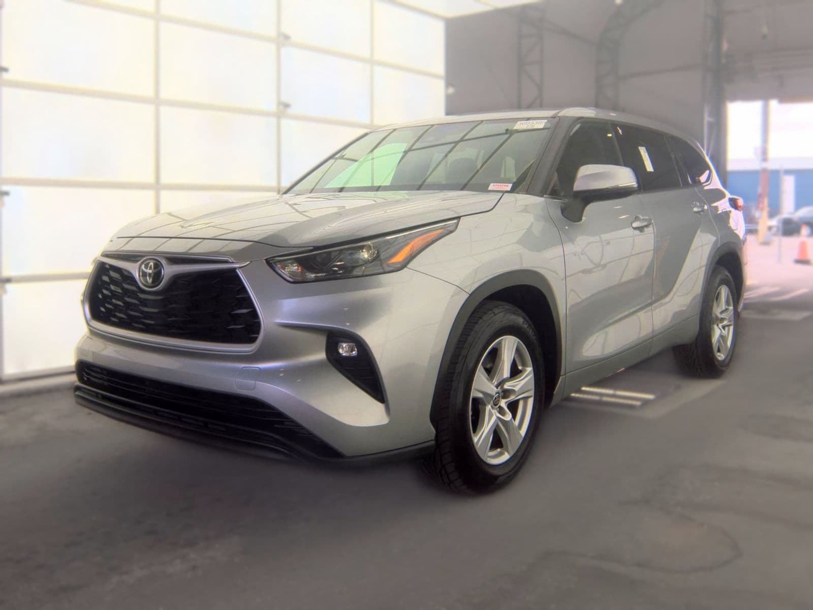 2022 TOYOTA HIGHLANDER LE