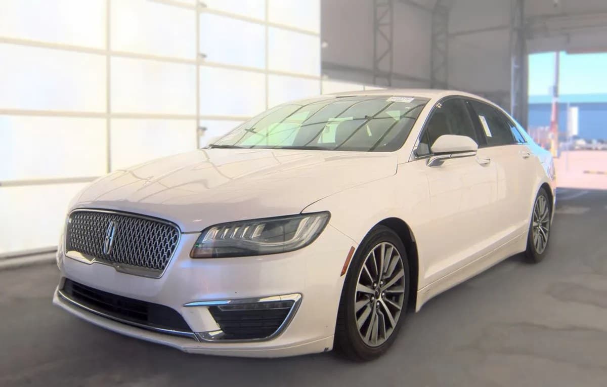 2018 LINCOLN MKZ Premiere 1