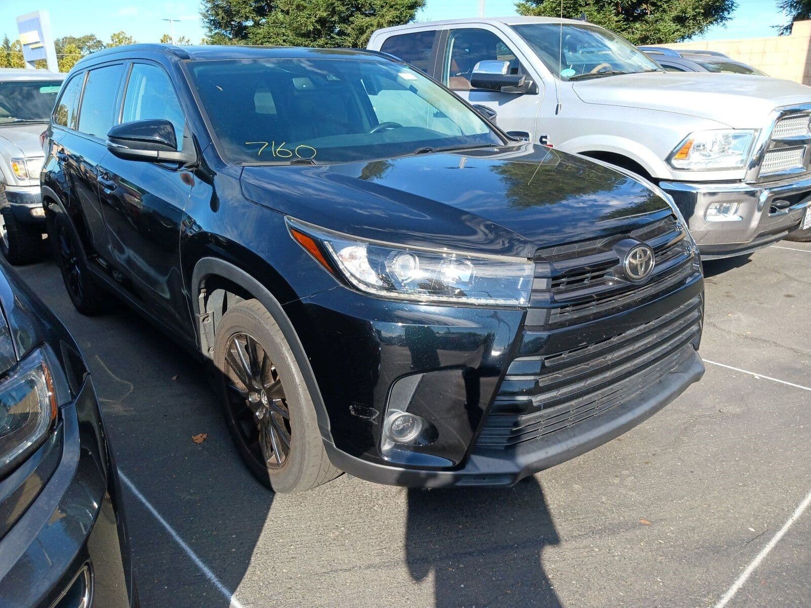 2019 TOYOTA HIGHLANDER SE