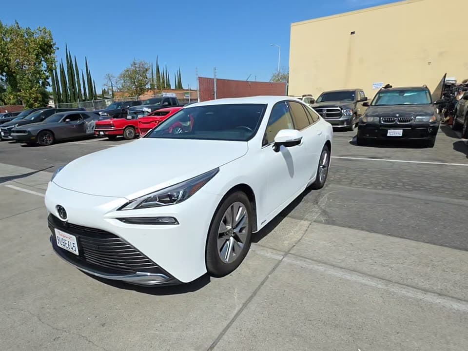 2025 TOYOTA MIRAI XLE 1