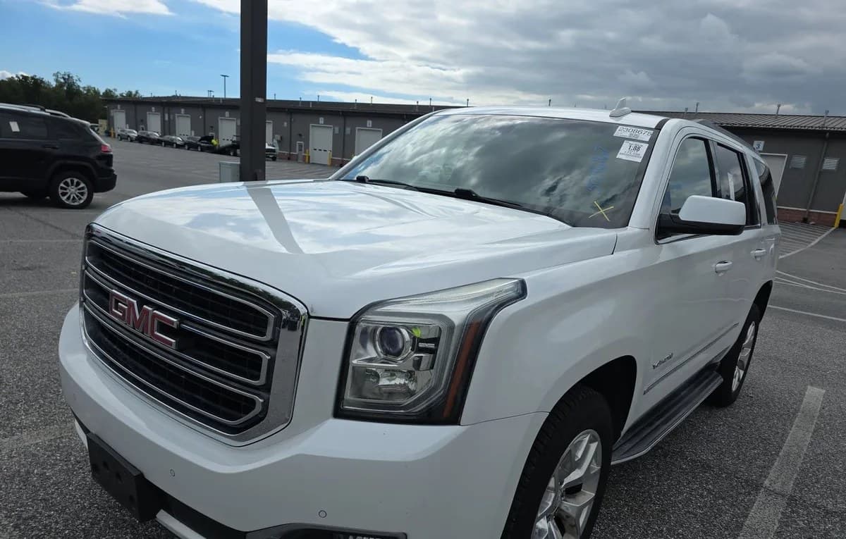 2017 GMC YUKON SLT 1