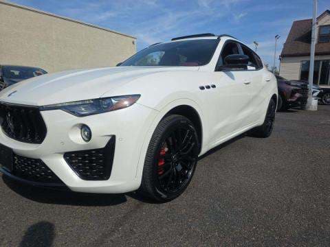 2021 MASERATI LEVANTE Base